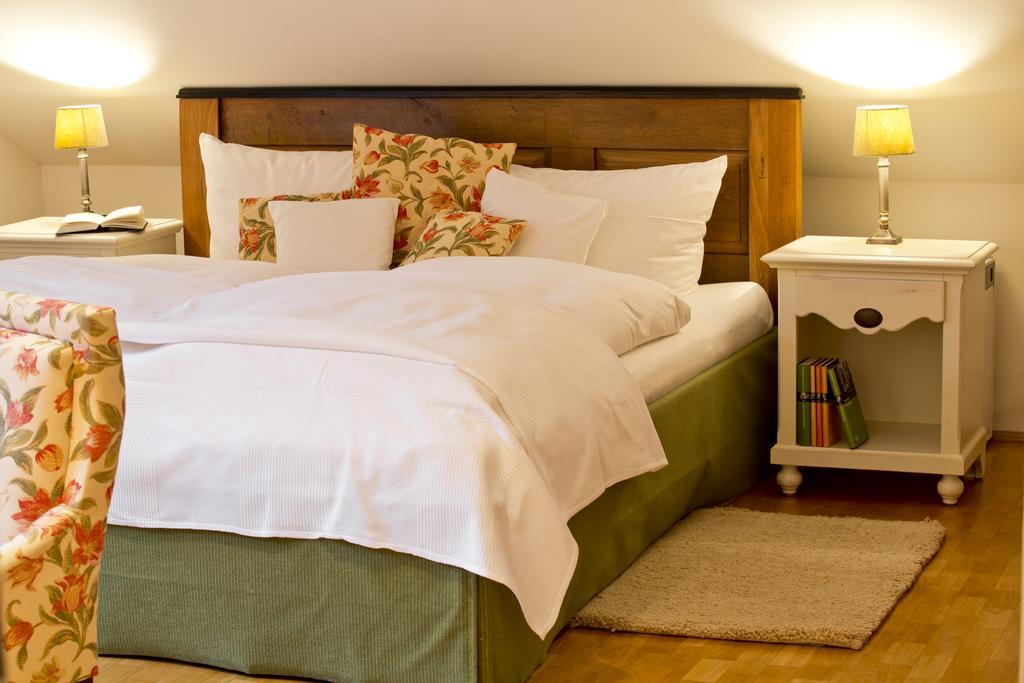 Romantik Hotel Landhaus Baerenmuehle Frankenau Room photo