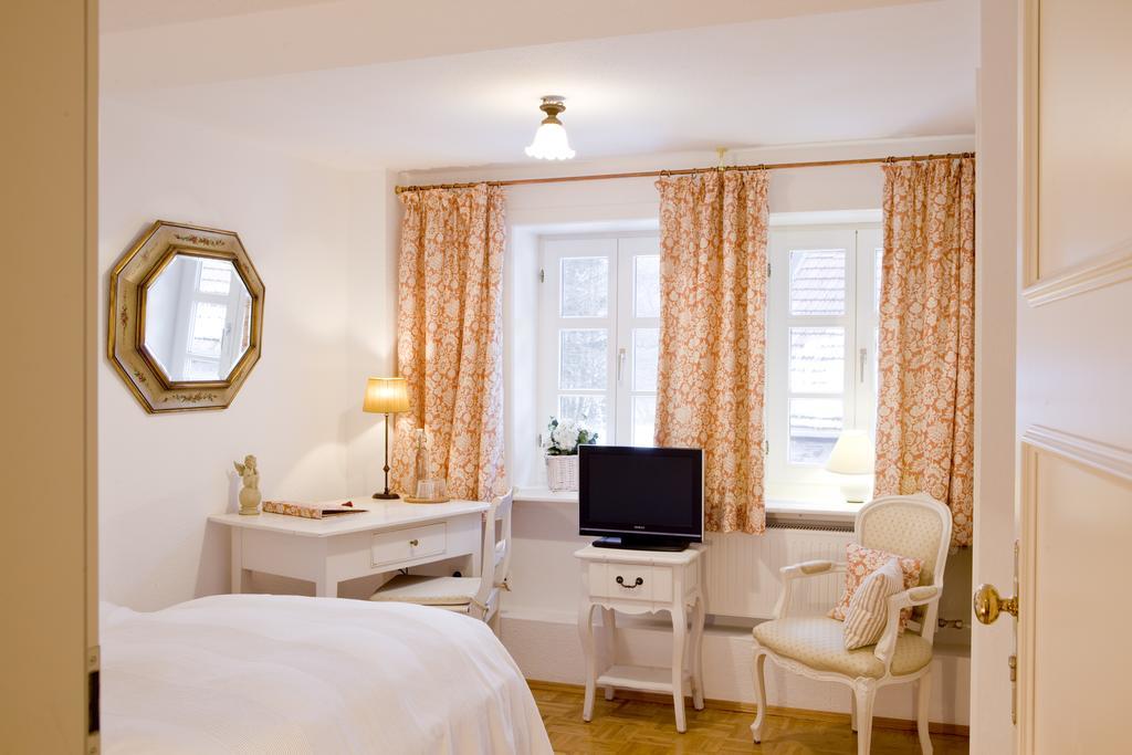 Romantik Hotel Landhaus Baerenmuehle Frankenau Exterior photo